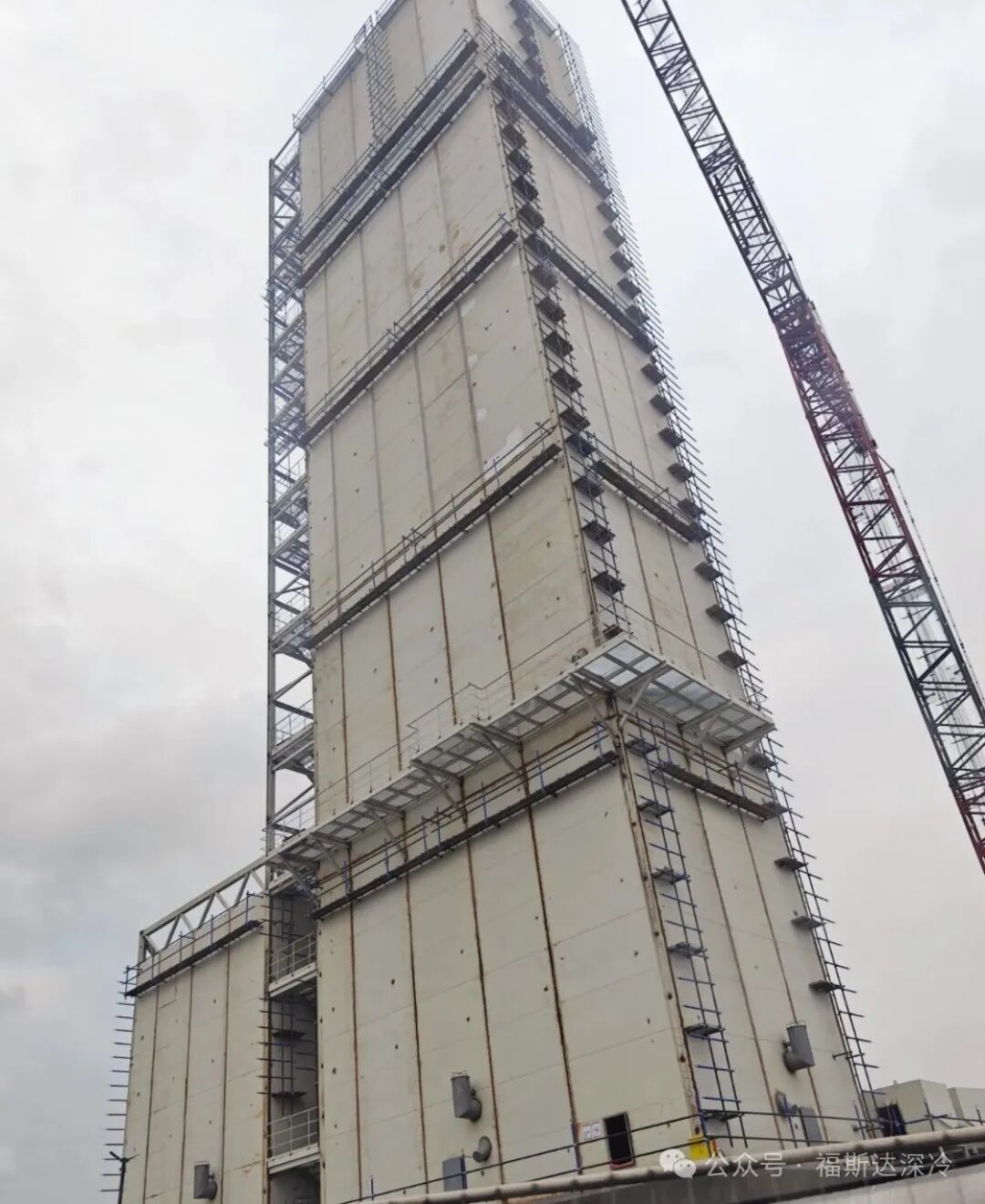 九万空分成功封顶,节能革新引领未来!(图4) 九万空分成功封顶,节能革新引领未来!(图4)